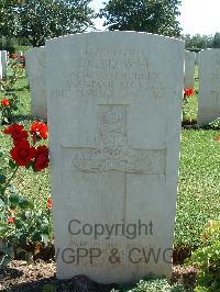 Minturno War Cemetery - Browne, Joseph George