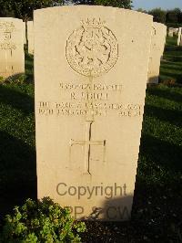 Minturno War Cemetery - Bull, Ronald Job