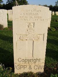 Minturno War Cemetery - Burkin, Sydney