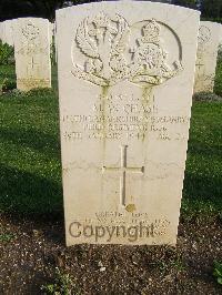Minturno War Cemetery - Chase, Maurice William
