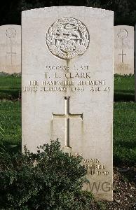 Minturno War Cemetery - Clark, Terence Lionel