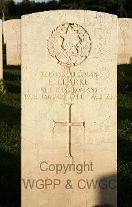 Minturno War Cemetery - Clarke, Edward