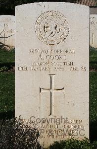 Minturno War Cemetery - Cooke, Austin