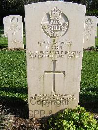 Minturno War Cemetery - Cope, Dennis