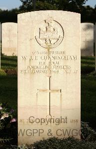 Minturno War Cemetery - Cunningham, William John Fraser