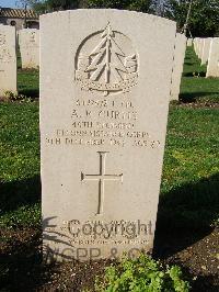 Minturno War Cemetery - Dando, Thomas