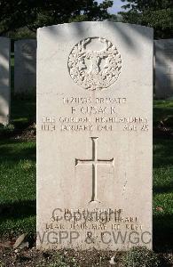 Minturno War Cemetery - Cusack, Francis