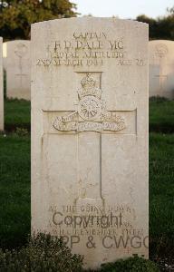 Minturno War Cemetery - Dale, Frederick Douglas