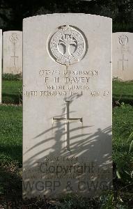 Minturno War Cemetery - Davey, Frederick Horace