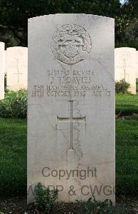 Minturno War Cemetery - Davies, John Thomas