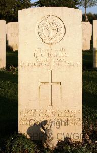 Minturno War Cemetery - Davies, Robert Gwilym