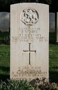 Minturno War Cemetery - Daws, Eric Vernon