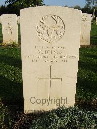 Minturno War Cemetery - Delves, Maurice