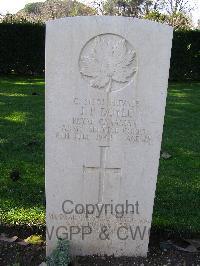 Minturno War Cemetery - Doyle, John Patrick
