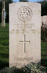 Minturno War Cemetery - Dunn, John Hume
