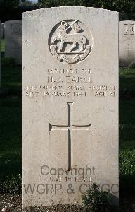 Minturno War Cemetery - Earle, Herbert John