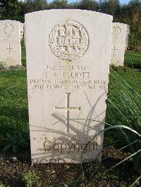 Minturno War Cemetery - Elliott, Frederick Victor