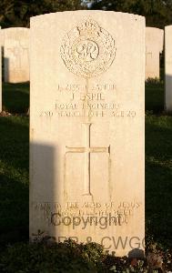 Minturno War Cemetery - Espie, James