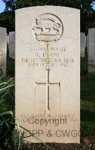 Minturno War Cemetery - Evans, Raymond