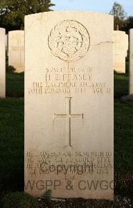 Minturno War Cemetery - Feasey, Howard Edgar