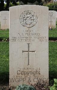Minturno War Cemetery - Flowers, Norman Simms