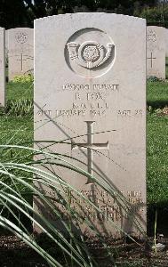 Minturno War Cemetery - Fox, Ronald