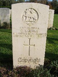 Minturno War Cemetery - George, Owen Alfred