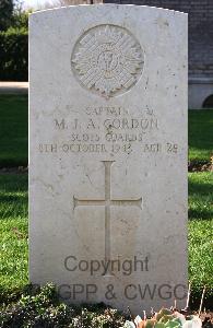 Minturno War Cemetery - Gordon, Michael James Andrew