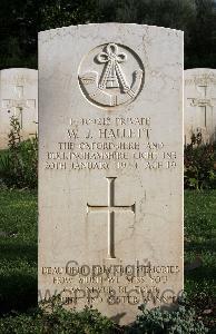 Minturno War Cemetery - Hallett, William James