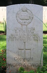 Minturno War Cemetery - Harris, Ronald Frederick
