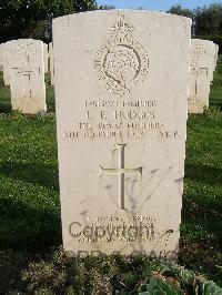 Minturno War Cemetery - Hodges, Leonard Frank