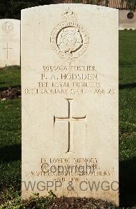 Minturno War Cemetery - Hodsden, Philip Arthur