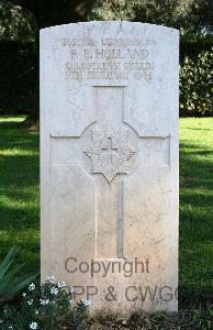 Minturno War Cemetery - Holland, Philip Edward