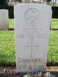 Minturno War Cemetery - Hope, Reid John