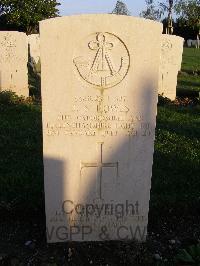 Minturno War Cemetery - Howes, John Stanley