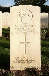 Minturno War Cemetery - Humphries, George Stanley