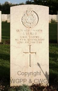 Minturno War Cemetery - Hurst, John