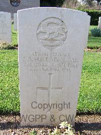 Minturno War Cemetery - Hurt, John Arthur