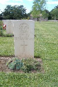 Minturno War Cemetery - Ellis, Joseph