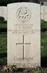 Minturno War Cemetery - Quinn, John William