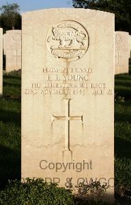 Minturno War Cemetery - Young, Edward Leslie