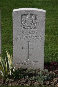 Perth Cemetery (China Wall) - Ayers, E