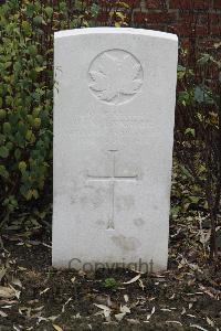 Perth Cemetery (China Wall) - Alexander, W