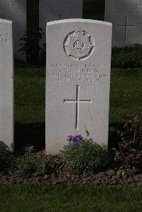 Perth Cemetery (China Wall) - Bandfield, C