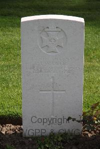 Perth Cemetery (China Wall) - Dyer, J W
