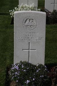 Perth Cemetery (China Wall) - Fry, T