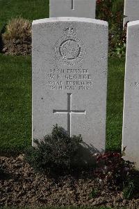 Perth Cemetery (China Wall) - George, W E
