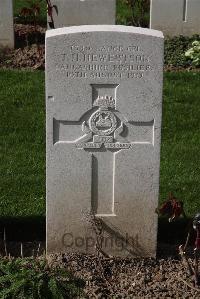 Perth Cemetery (China Wall) - Hewertson, T H