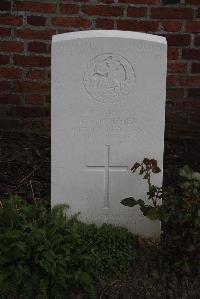Perth Cemetery (China Wall) - Holmes, E S