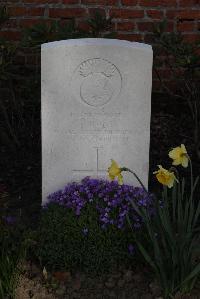 Perth Cemetery (China Wall) - Hunt, T